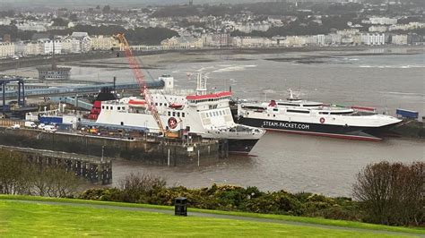 Gales lead to cancellation of Isle of Man daytime ferry sailings - BBC News