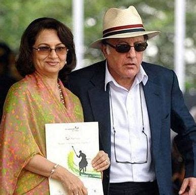 Sharmila Tagore Family Husband Son Daughter Father Mother Marriage ...