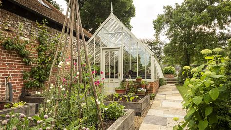 How to use a greenhouse to grow plants, fruit and vegetables | Gardeningetc