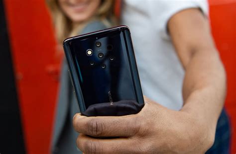 Nokia ready with a world-first five camera phone – Pickr