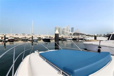 40 Feet Yacht - Hello Boat tour Dubai