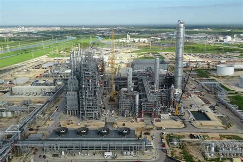 DowDuPont opens massive ethylene and plastics plant in Freeport ...