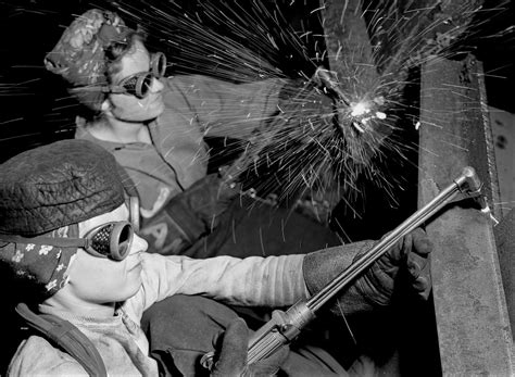 World War II: Photos of Women Factory Workers on the Home Front, 1943 | Time.com