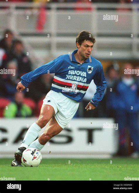 GIOVANNI INVERNIZZI SAMPDORIA FC 24 November 1995 Stock Photo - Alamy