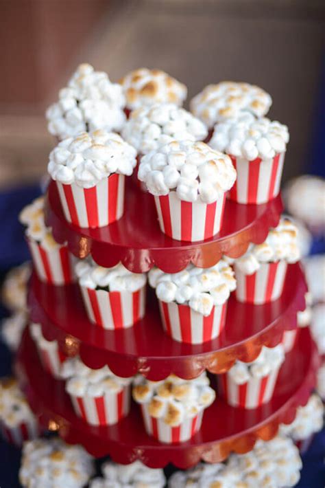 How to Make Adorable Popcorn Cupcakes | Tikkido.com