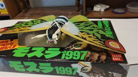 1997 Bandai Mothra Leo figure with Flapping Wings | #3858001552