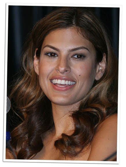 Teeth Love: Eva Mendes Big Teeth