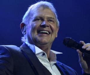 John Farnham Biography, Birthday. Awards & Facts About John Farnham