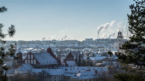 File:Vilnius Old Town in winter, Lithuania.jpeg - Wikitravel Shared