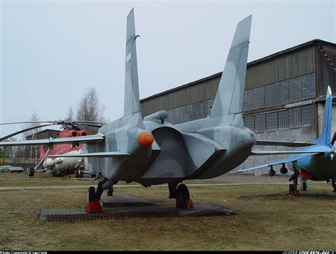 Yakovlev Yak-141 (Yak-41) - Yakovlev Design Bureau | Aviation Photo #0860016 | Airliners.net