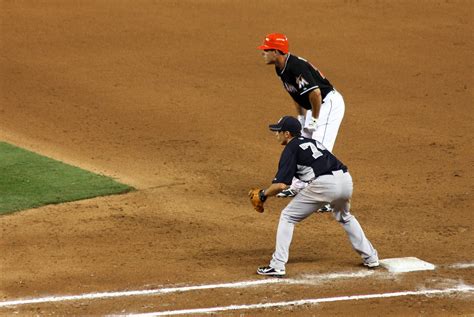 First Baseman Tips: Knock The Ball Down - Pro Baseball Insider