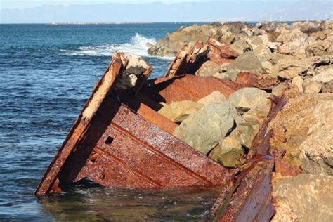 9 Shipwrecks in California You Can See - California Beaches