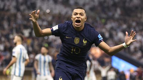 Kylian Mbappe beats Lionel Messi to World Cup 2022 Golden Boot as ...