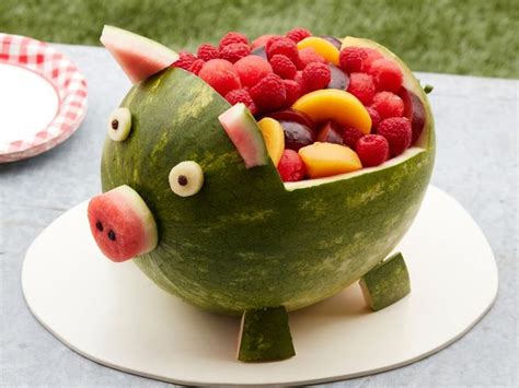 Watermelon Pig | Recipe in 2019 | Whitton’s 2nd Birthday | Watermelon carving, Watermelon pig ...