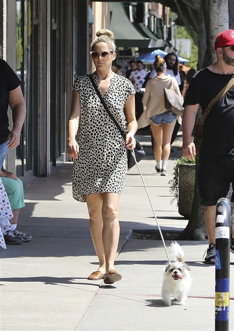 Judy Greer Walks in Los Angeles 07/01/2016 – LACELEBS.CO