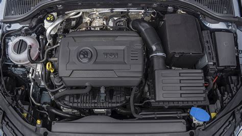 Skoda Octavia Photo, Engine Bay Image - CarWale