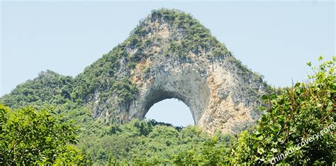 Yangshuo Moon Hill (Guilin, China): Climbing, Hiking and Photography