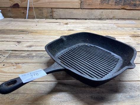 Lot - Lodge Cast Iron Skillet with Grill Markings