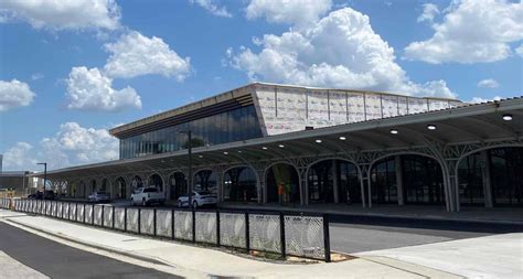 Fayetteville-Airport-front-facade-from-right - RESOLUTE Building Company