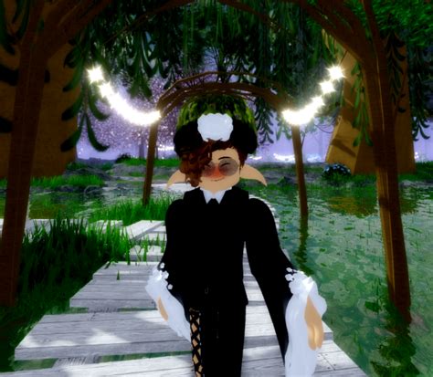 Dis Me On Royal Highhh | Aesthetic roblox royale high outfits, Royal ...