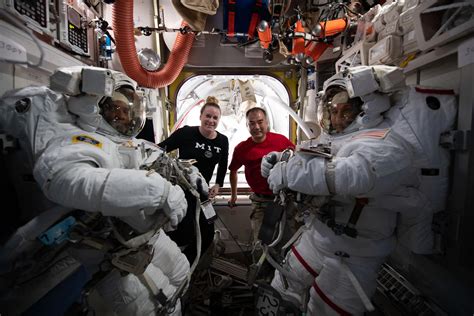 NASA Astronauts Complete Year’s Fifth Spacewalk at International Space ...