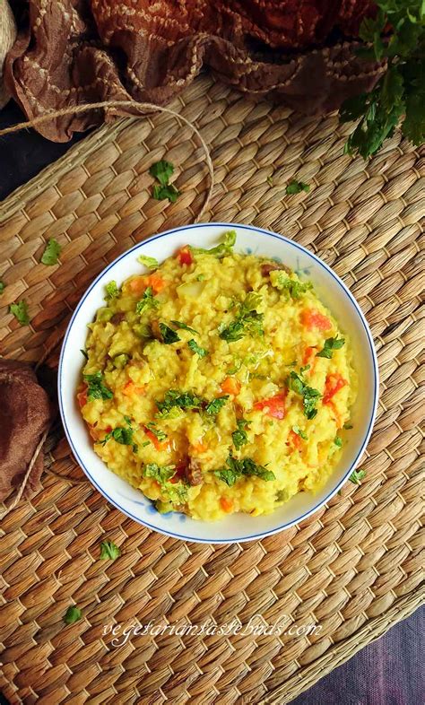 Vegetable Masala Khichdi Recipe | How to make masala khichdi with vegetables | Vegetarian Tastebuds