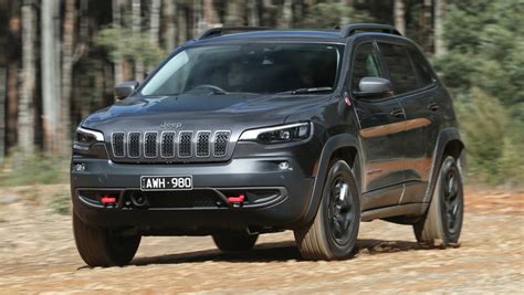 Jeep Cherokee Trailhawk 2019 review: snapshot | CarsGuide