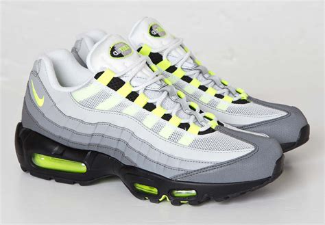 Nike Air Max 95 3M Neon - Sneaker Bar Detroit