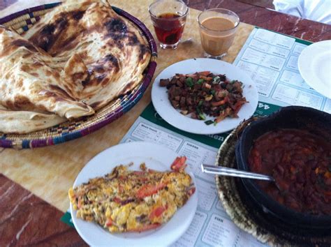 A Little Oryx in Qatar: Yemeni Breakfast