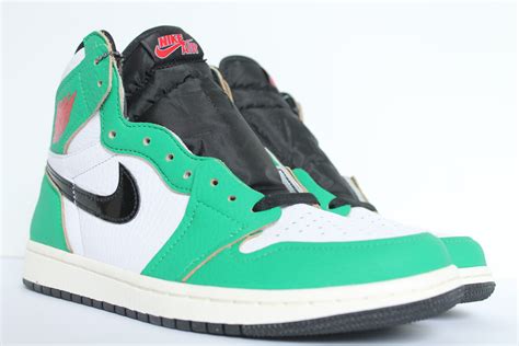 AuthentKicks | Air Jordan 1 Retro High WMNS Lucky Green