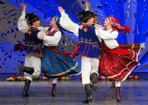 Polish folk dancers