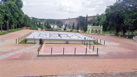 Sleeping high-tech musical fountain of Brindavan Gardens - Star of Mysore