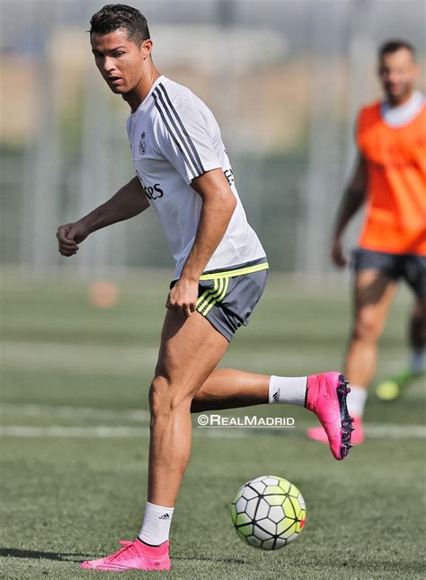 Cristiano Ronaldo Switches to Modified Pink Nike Mercurial Superfly ...