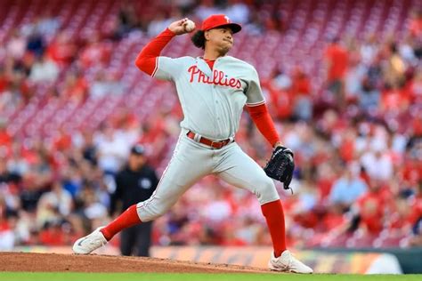 Philadelphia Phillies snap losing streak, beat Cincinnati Reds