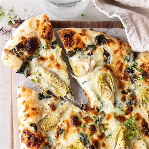 artichoke pizza with spinach parmesan cream sauce | With Spice