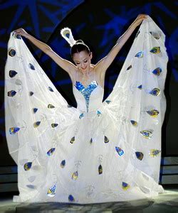 Peacock Dance Pictures, Photos of Chinese Traditional Dance - Easy Tour ...