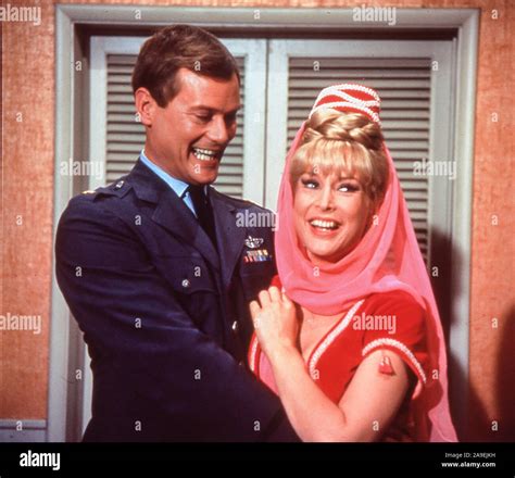 larry hagman, barbara eden, i dream of jeannie, 1965 Stock Photo - Alamy