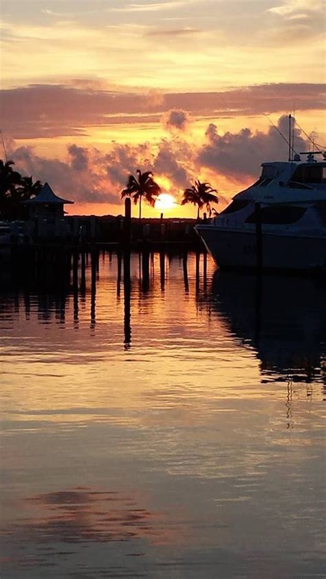 Sunset in the Bahamas Classic House, Beach Resorts, Harbour, Getaways ...