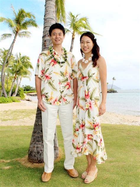 ファミリー/親子・カップル/夫婦でお揃いのアロハシャツ、ムームー・ハワイアンドレス | Hawaiian fashion, Hawaiian outfit, Hawaiian outfit women