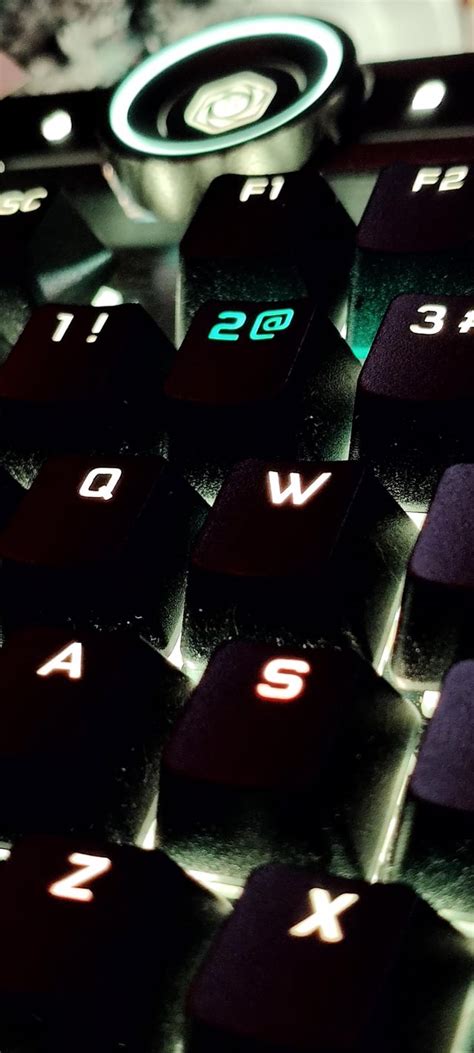 Corsair keyboard light not working right? : r/Corsair