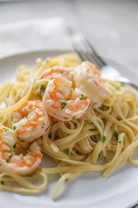 Classic Shrimp Scampi {20 Minute Recipe) - Lauren's Latest