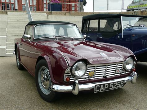 File:Triumph TR4 (front).JPG