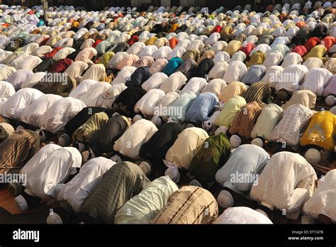 Eid prayers hi-res stock photography and images - Alamy