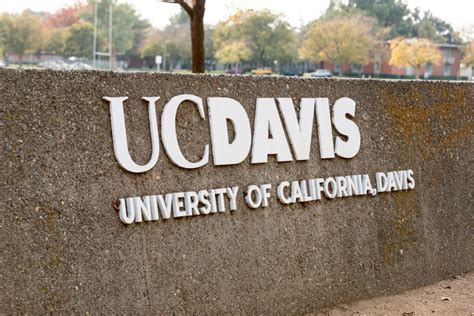 Post by UC Davis professor threatens 'Zionist journalists' – The Forward