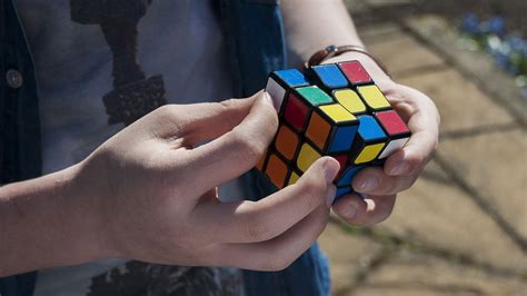 Rubik’s Cube Speed Solving Competitions - Puzzlcrate Guide