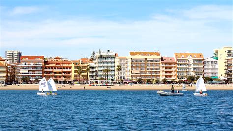 (Nederlands) Fuengirola Beach: kilometers aan strand en bezienswaardigheden