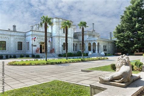 The area of the three palm trees in the courtyard of the Yusupov Palace ...