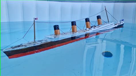 LEGO TITANIC SINKING IN REAL TIME!! - YouTube