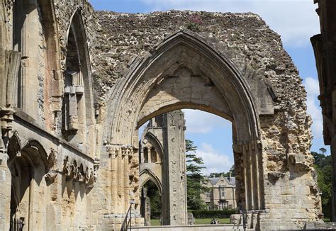 Glastonbury Abbey | Glastonbury Abbey was a monastery in Gla… | Flickr