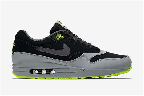 Nike Air Max 1 Neon - Sneaker Bar Detroit